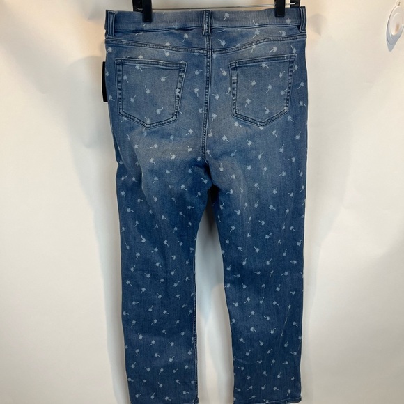 D&C Denim Company Easy Stretch Denim Easy Fit Printed Motif Jean - Picture 4 of 6